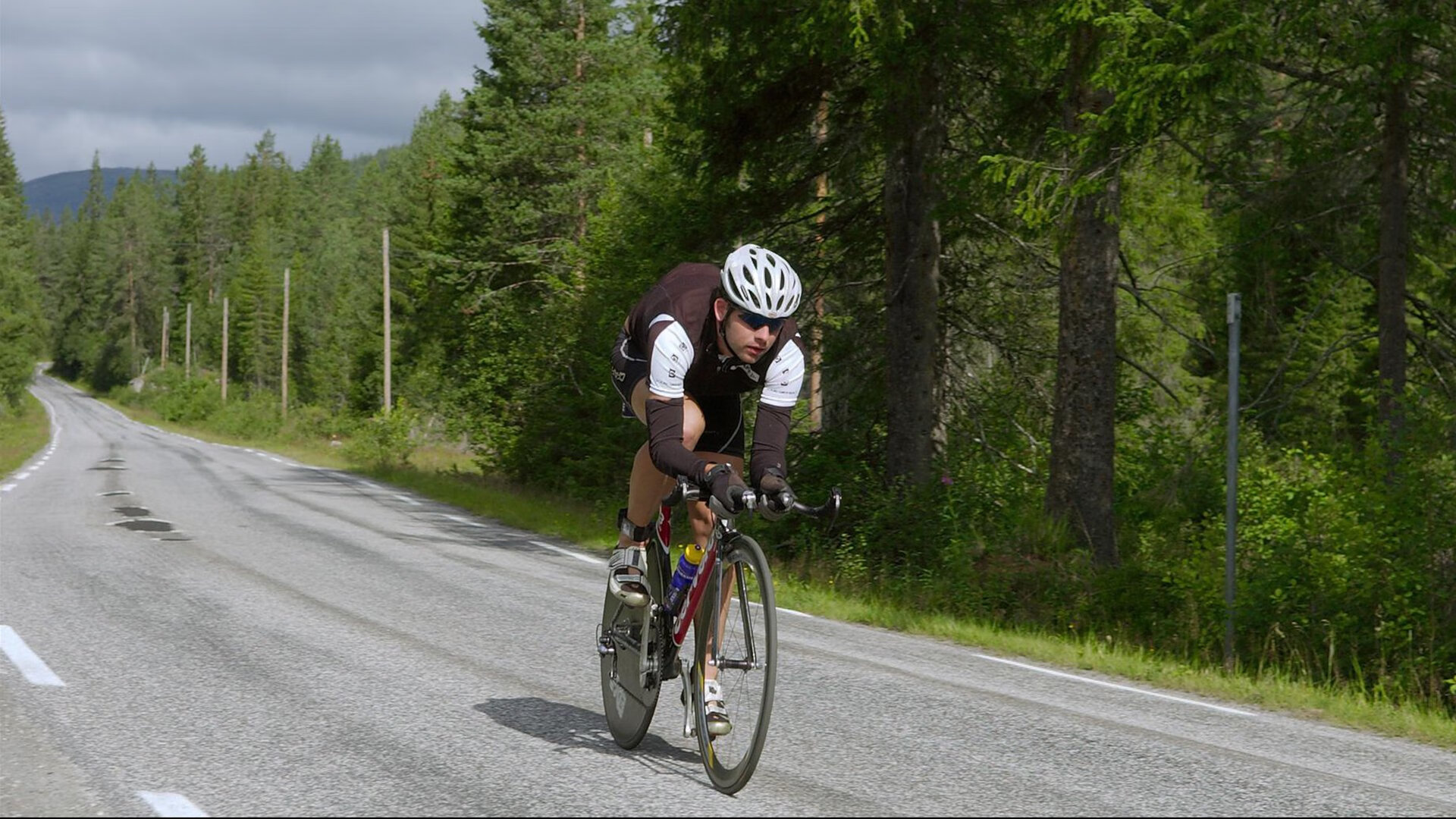 阿坎吉完美防线封杀皇家社会，德国铁卫赛后评分拉满诠释唯一性