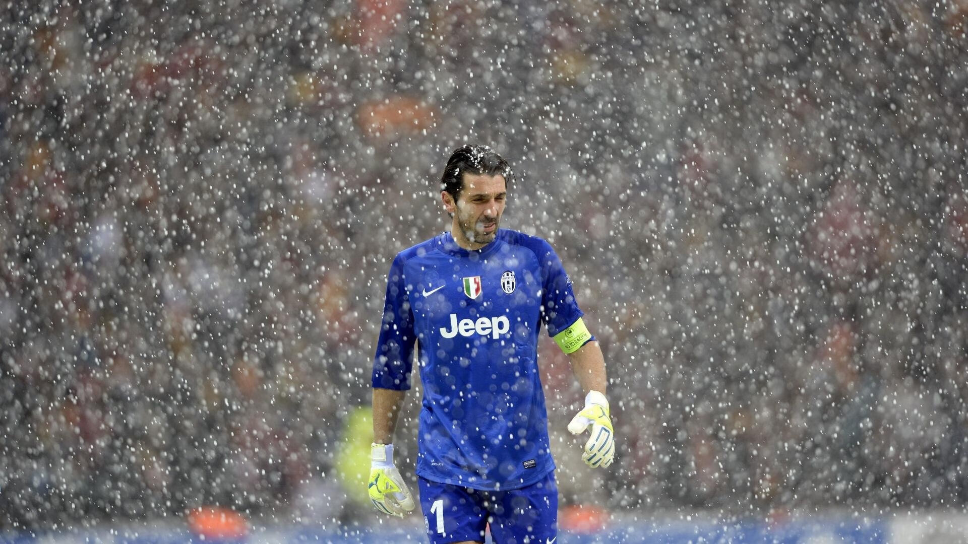 足球周末的统治力叙事，皇马提前终结悬念，莱万在意甲焦点战接管比赛